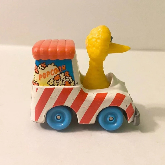Vtg 1983 Sesame  Street Diecast Bert Taxi Big Bird Ernie Fire Truck PVC Figures - Picture 4 of 13